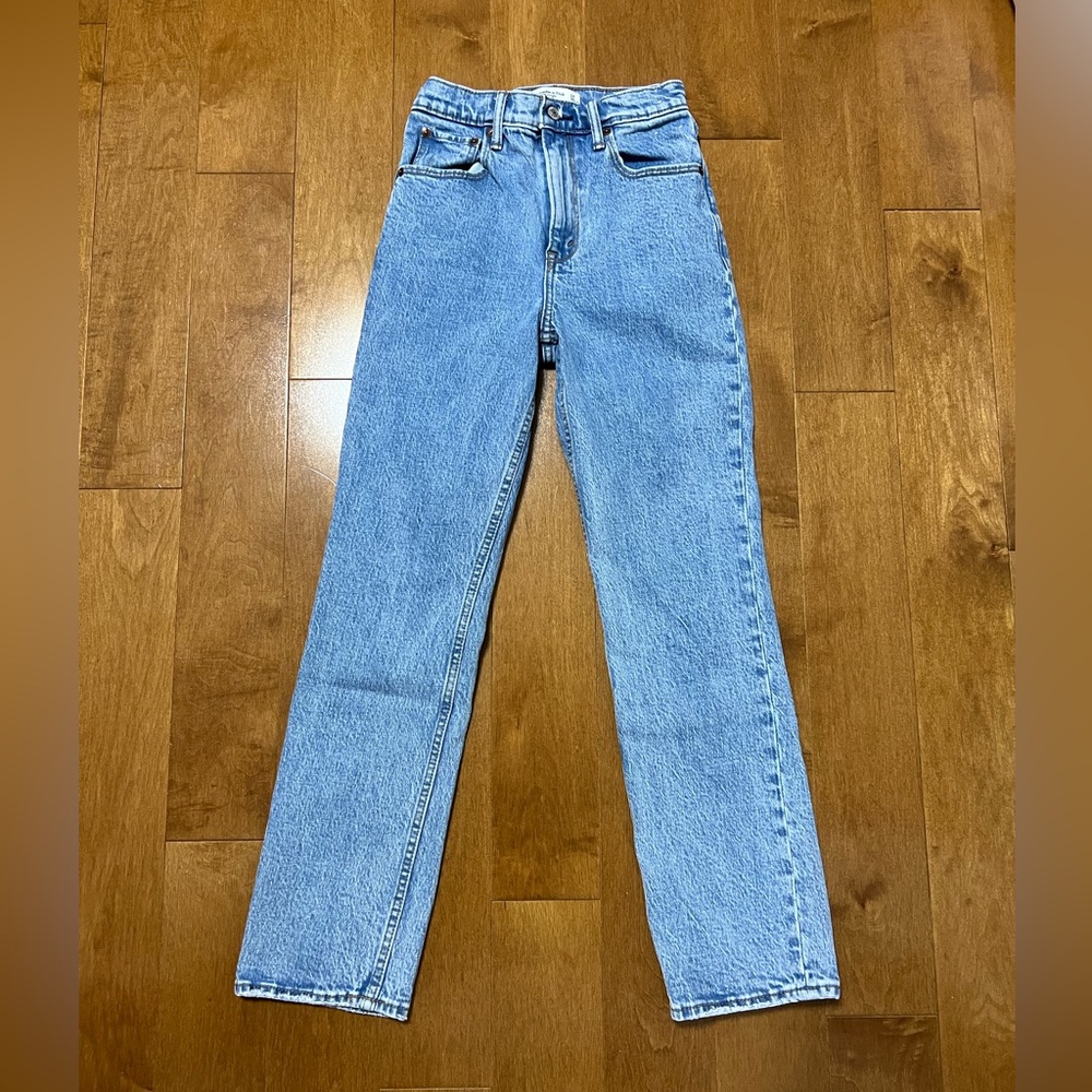 Abercrombie 90s Straight Leg Jeans